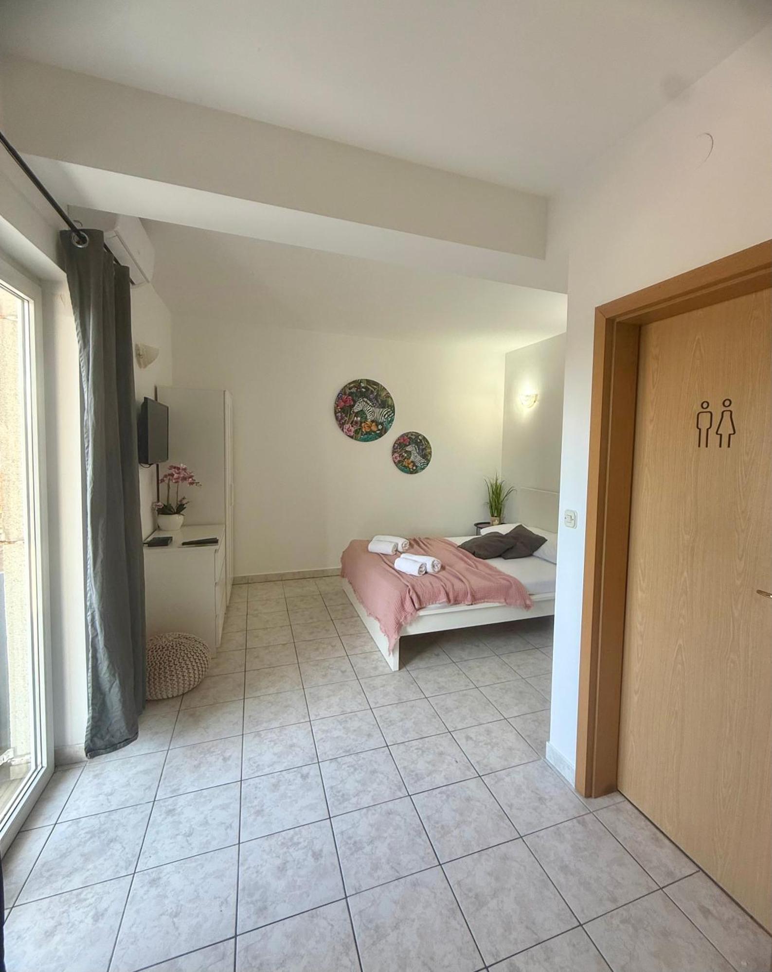 Apartments Ana & Ita Novalja Ngoại thất bức ảnh