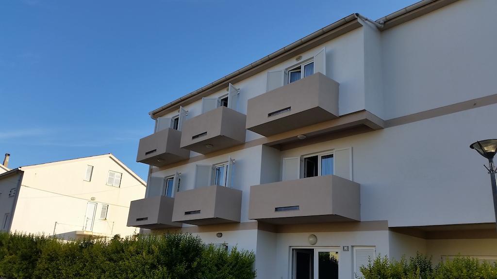Apartments Ana & Ita Novalja Ngoại thất bức ảnh