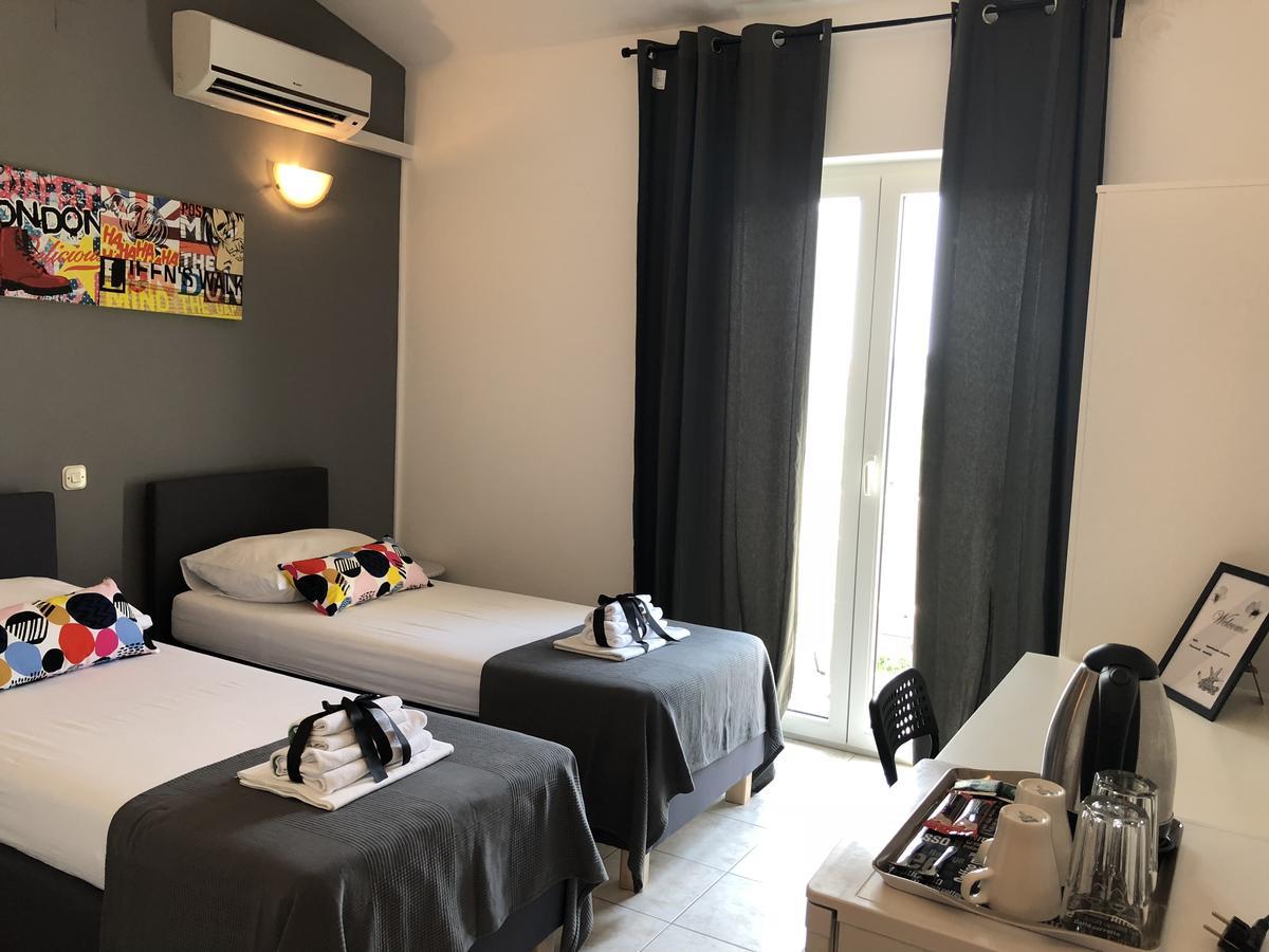 Apartments Ana & Ita Novalja Ngoại thất bức ảnh