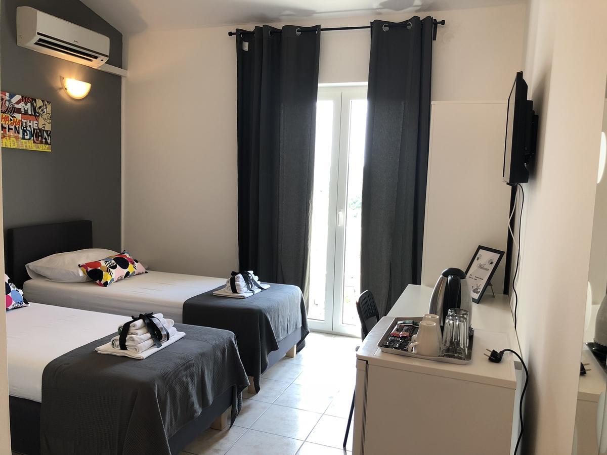 Apartments Ana & Ita Novalja Ngoại thất bức ảnh
