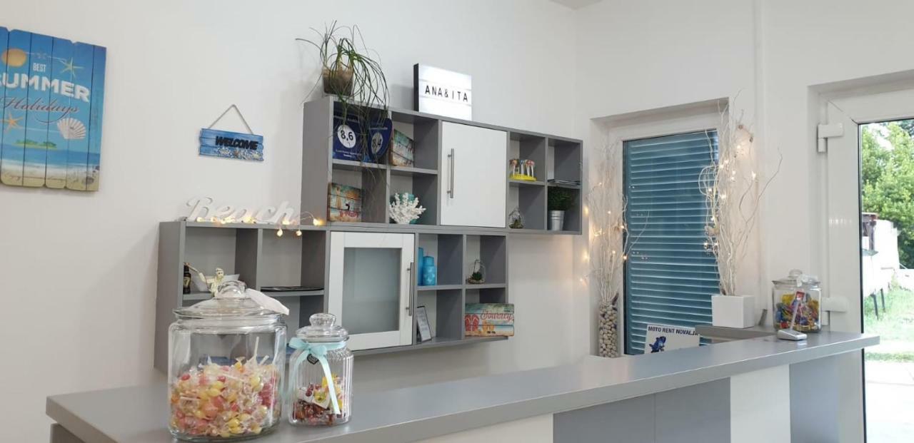 Apartments Ana & Ita Novalja Ngoại thất bức ảnh